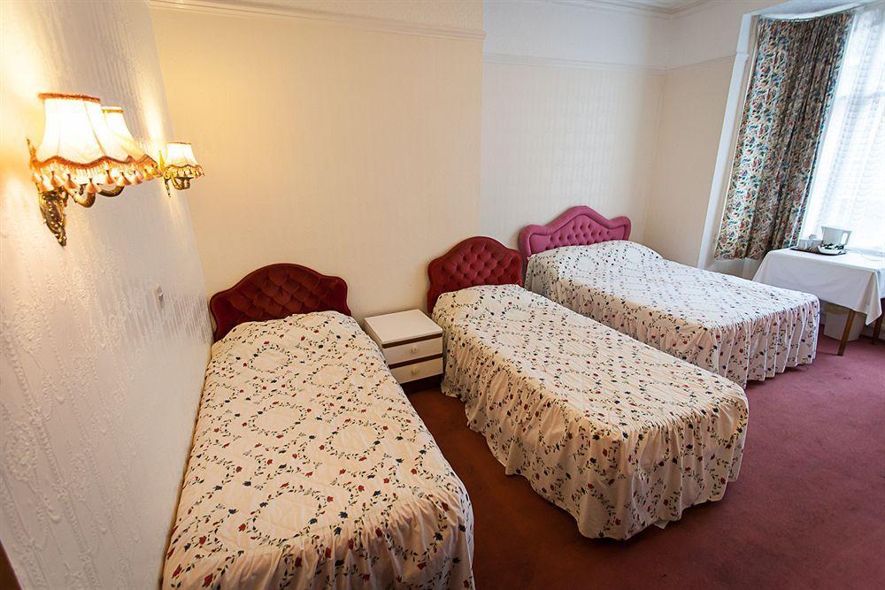 The Avenue Hotel Лийдс Екстериор снимка